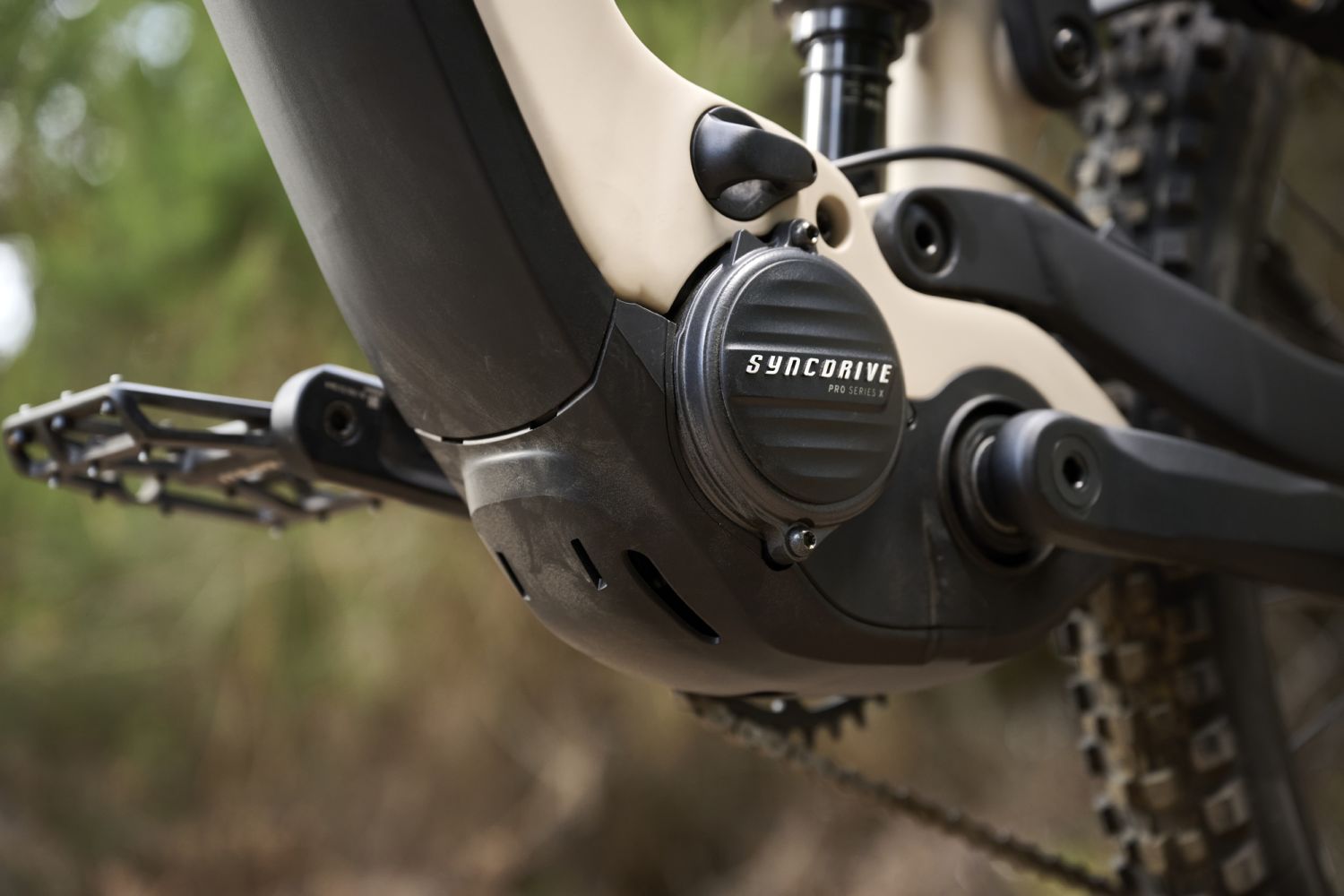 Detail pohonné jednotky Giant SyncDrive Pro 3X na elektrokole Stance E+